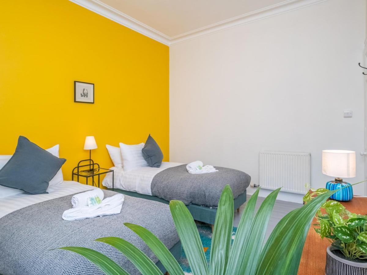 New Stunning 3 Beds Flat In Chic Area Of The City EDI Exterior photo