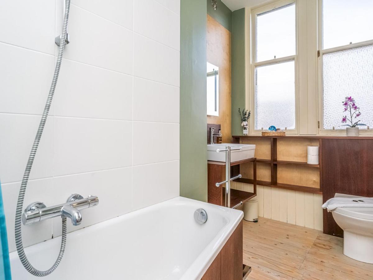 New Stunning 3 Beds Flat In Chic Area Of The City EDI Exterior photo